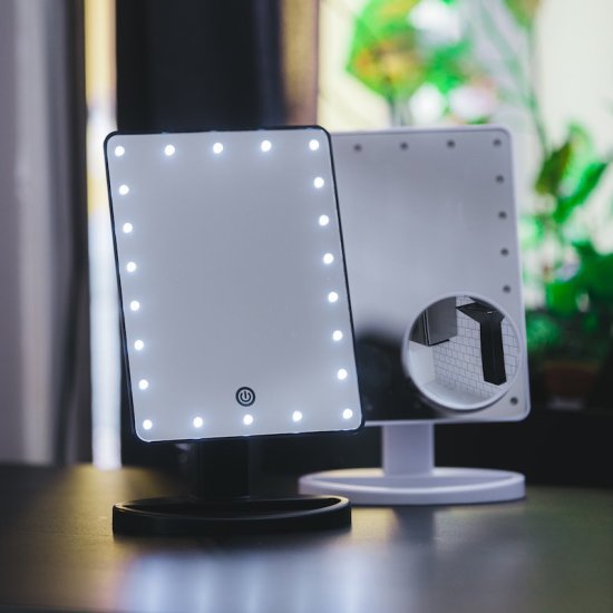Sminkspegel med LED-belysning - Sulje napsauttamalla kuva